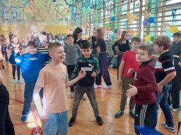 b_1024_768_0_00_images_2023_2024_WYDARZENIA_Choinka_419896262_840370407890909_8801471601626500782_n